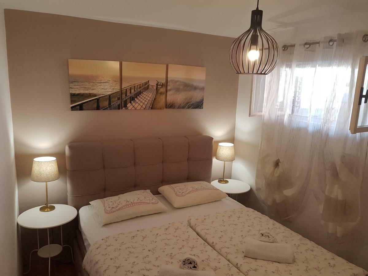 Apartments Marusic - Kristijan โลปาร์ ภายนอก รูปภาพ